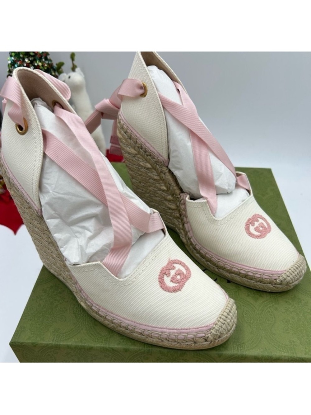 Women’s Gucci white/pink wedge ESPADRILLES size 41 made in Spain